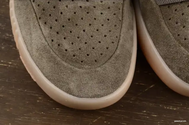 Brown BY2456 adidas Boost 750 Yeezy Light 0521